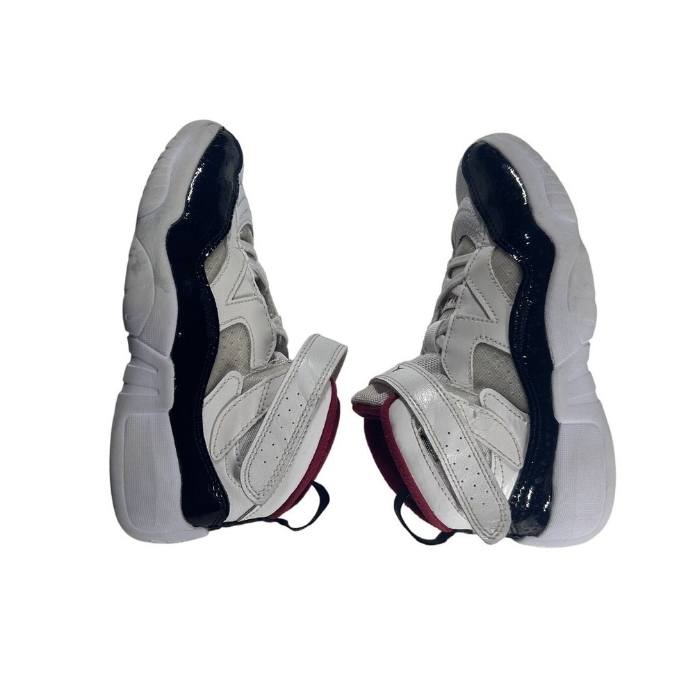 Jordan Jumpman Team II White Black Gym Red Basketball Sneakers‎ Mid Top Kids